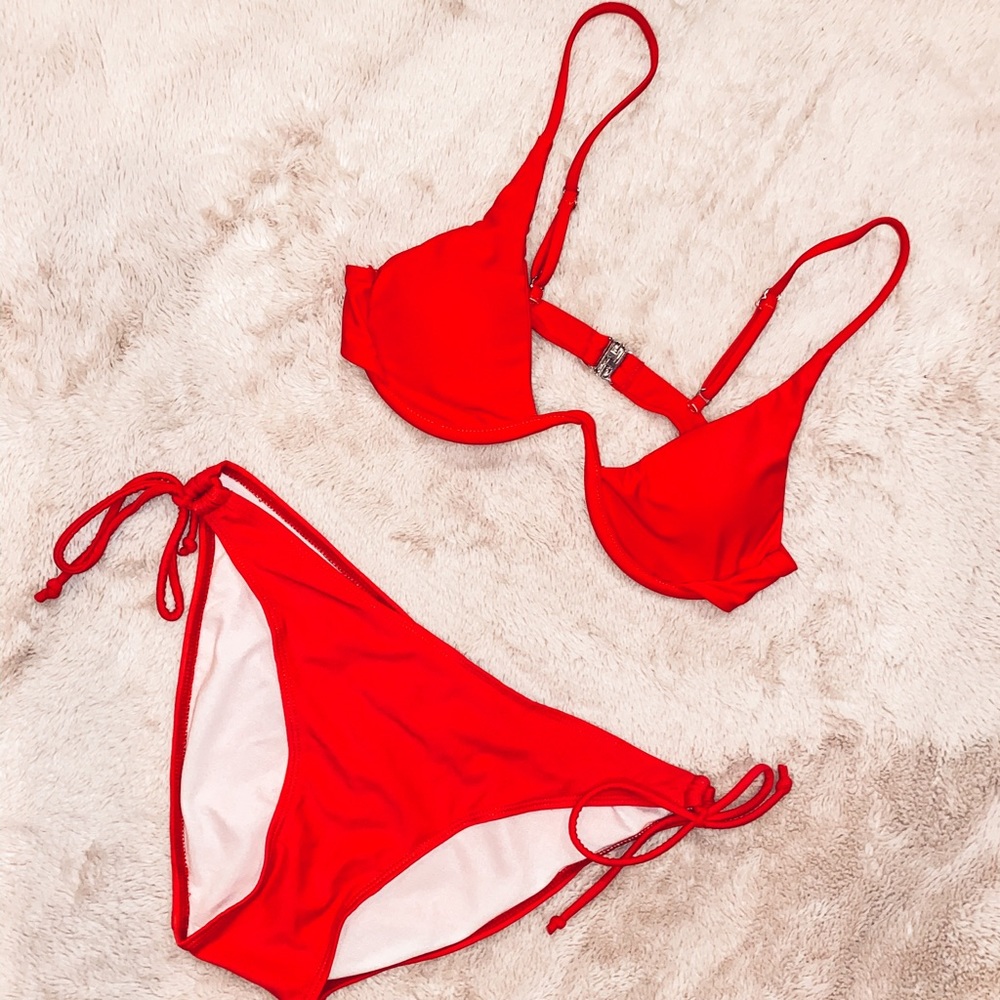 SOLD - Bikini Set 🔥